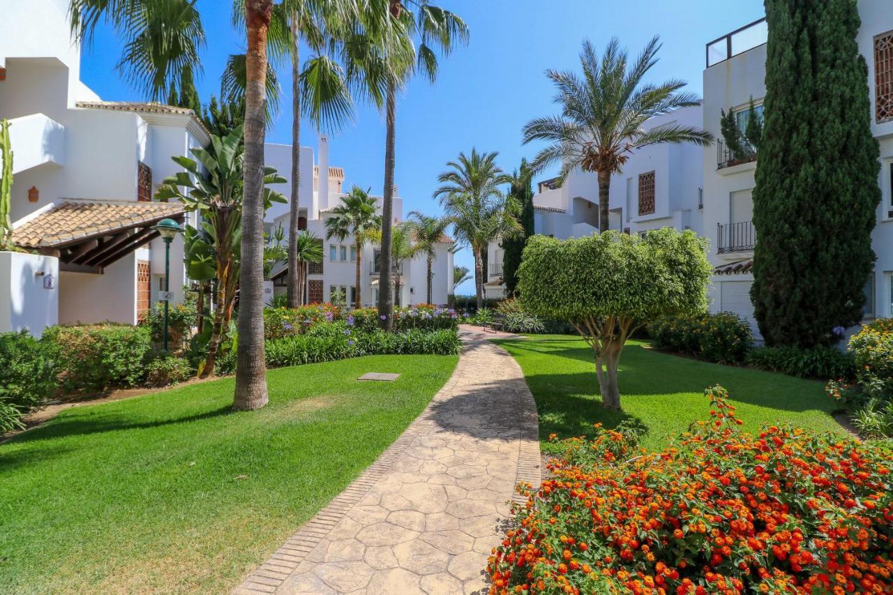 Family With Garden- Monteros Palm Apartment